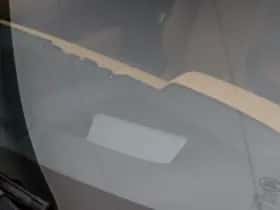 Land Rover Defender (2023) thumbnail 13