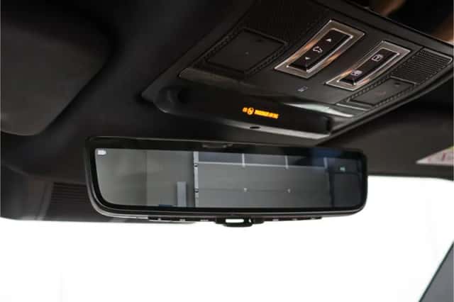 Land Rover Defender (2023) thumbnail 18