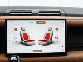 Land Rover Defender (2023) thumbnail 23