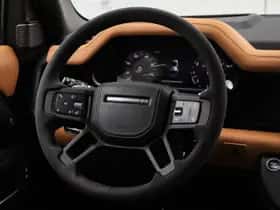Land Rover Defender (2023) thumbnail 25