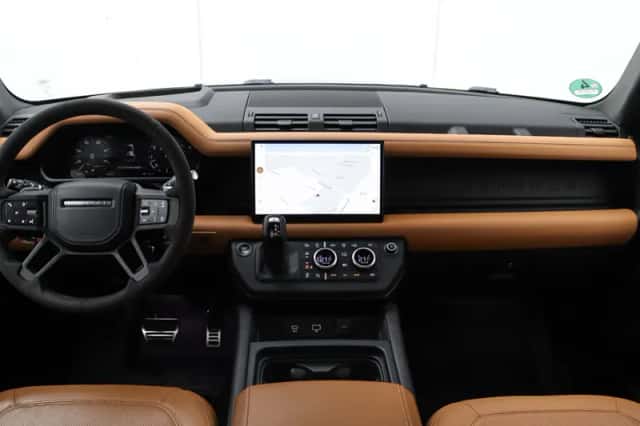 Land Rover Defender (2023) thumbnail 26