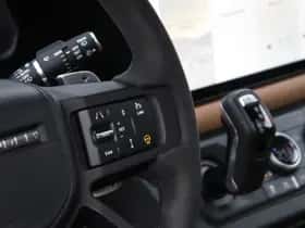 Land Rover Defender (2023) thumbnail 9