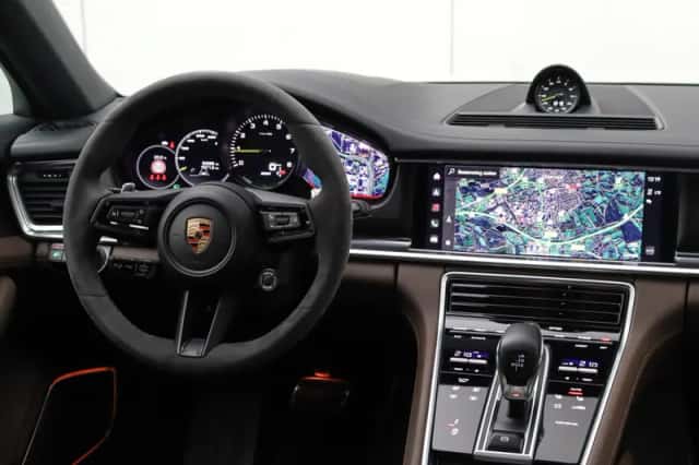 Porsche Panamera (2023) thumbnail 14