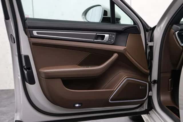 Porsche Panamera (2023) thumbnail 22