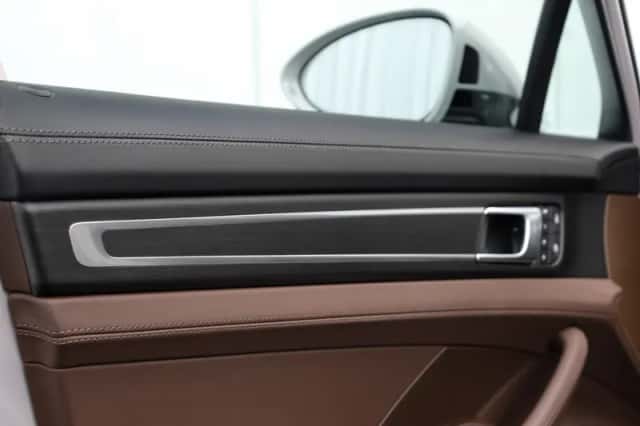 Porsche Panamera (2023) thumbnail 23