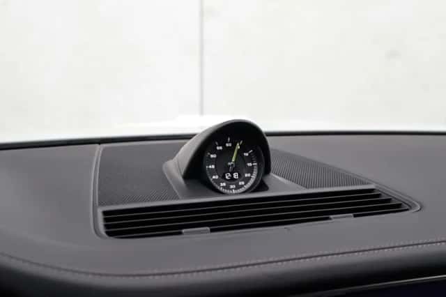 Porsche Panamera (2023) thumbnail 26