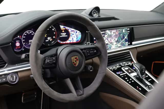 Porsche Panamera (2023) thumbnail 27