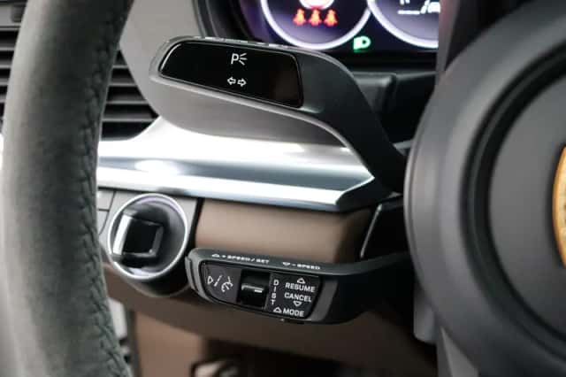 Porsche Panamera (2023) thumbnail 28