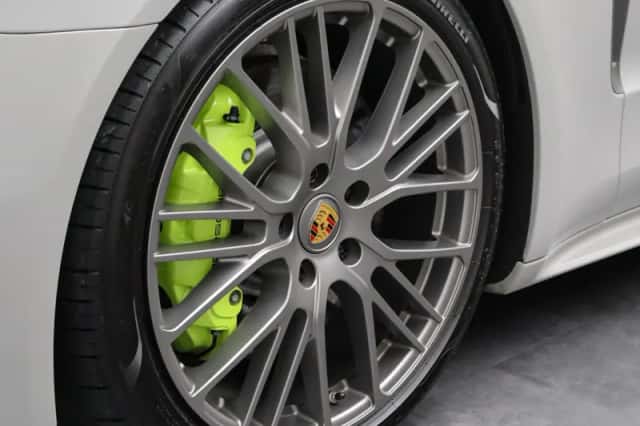 Porsche Panamera (2023) thumbnail 7