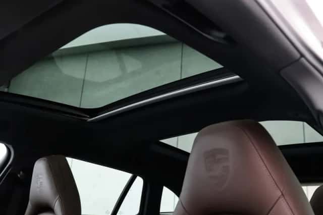 Porsche Panamera (2023) thumbnail 9
