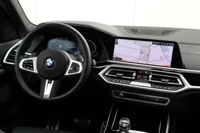 BMW X7 (2022) thumbnail 15