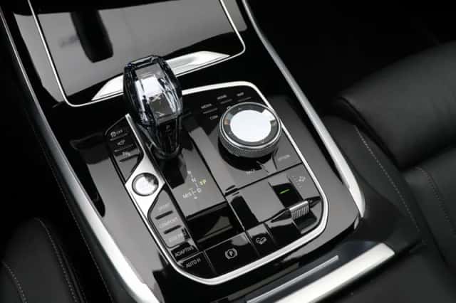 BMW X7 (2022) thumbnail 29
