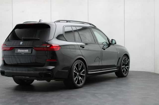 BMW X7 (2022) thumbnail 4