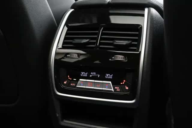 BMW X7 (2022) thumbnail 36