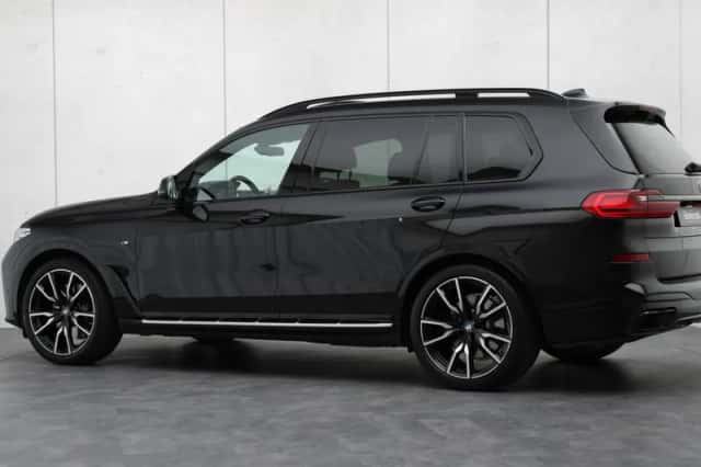 BMW X7 (2022) thumbnail 42