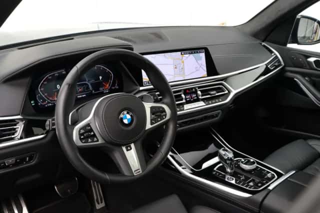 BMW X7 (2022) thumbnail 8