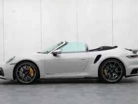 Porsche 911 (2023) thumbnail 2