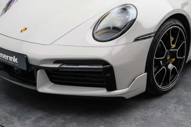Porsche 911 (2023) thumbnail 14