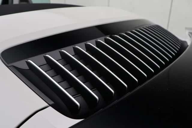 Porsche 911 (2023) thumbnail 23