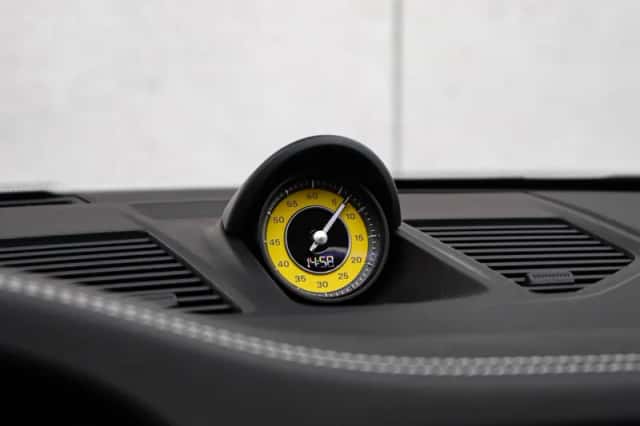 Porsche 911 (2023) thumbnail 29