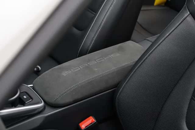 Porsche 911 (2023) thumbnail 31