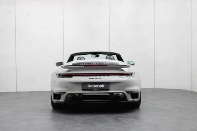 Porsche 911 (2023) thumbnail 36