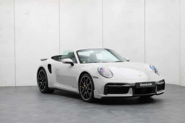 Porsche 911 (2023) thumbnail 5