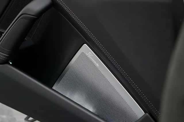 Porsche 911 (2023) thumbnail 10