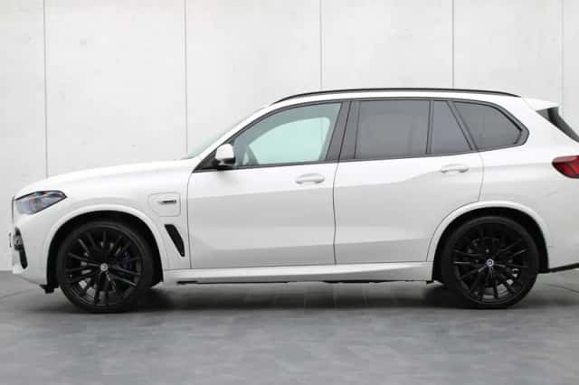 BMW X5 (2023) thumbnail 2