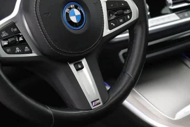BMW X5 (2023) thumbnail 13