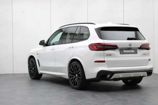 BMW X5 (2023) thumbnail 3