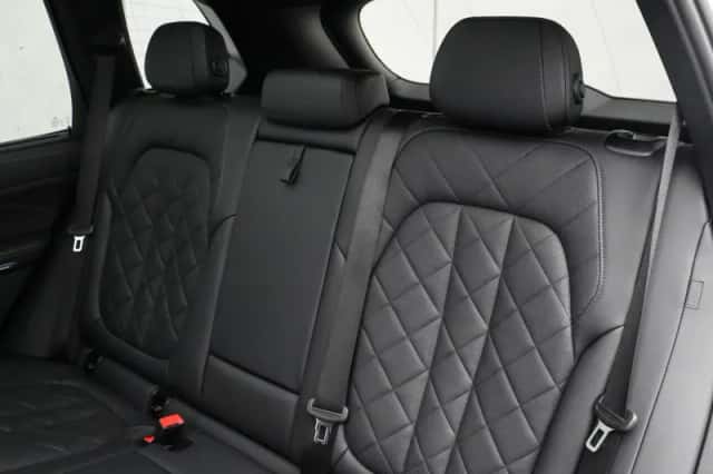 BMW X5 (2023) thumbnail 23