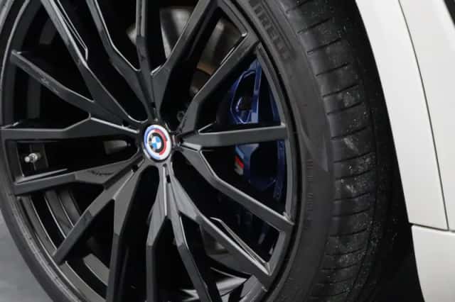 BMW X5 (2023) thumbnail 7