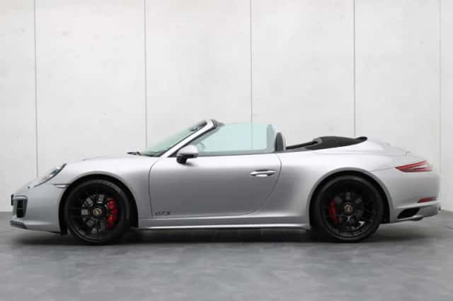 Porsche 911 (2018) thumbnail 2