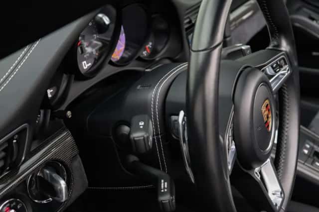 Porsche 911 (2018) thumbnail 13