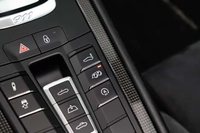 Porsche 911 (2018) thumbnail 26