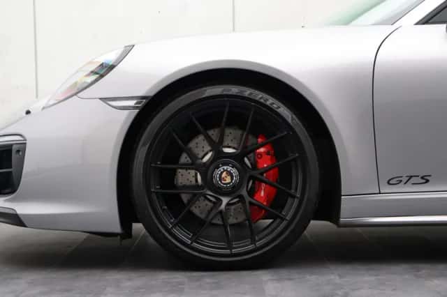 Porsche 911 (2018) thumbnail 6