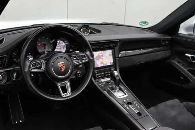 Porsche 911 (2018) thumbnail 8