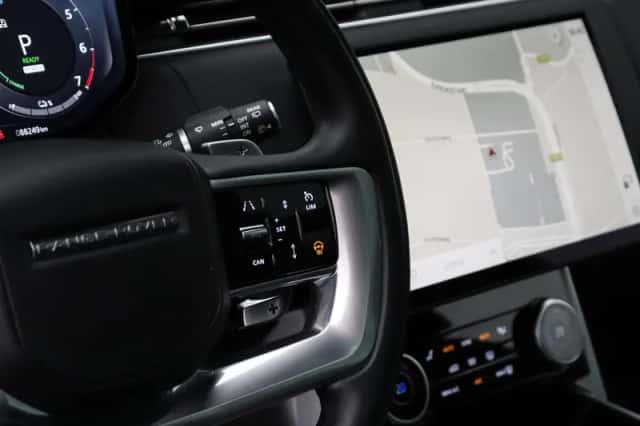 Land Rover Range Rover (2023) thumbnail 16