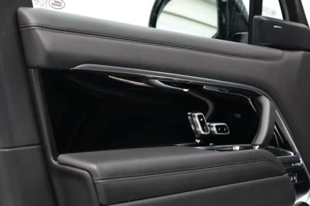 Land Rover Range Rover (2023) thumbnail 25