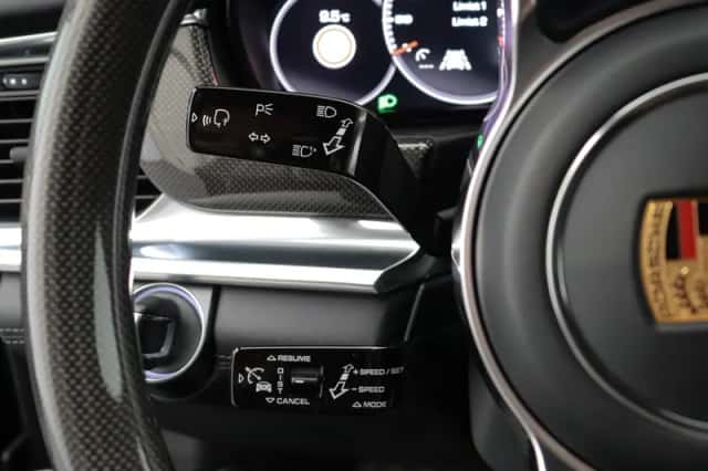 Porsche Panamera (2018) thumbnail 20