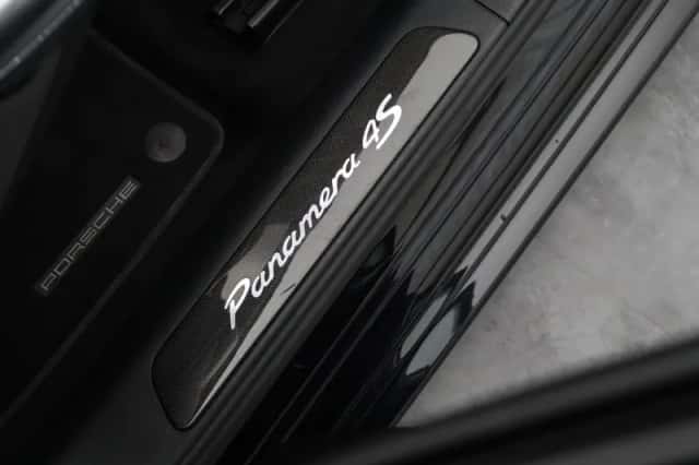 Porsche Panamera (2018) thumbnail 21