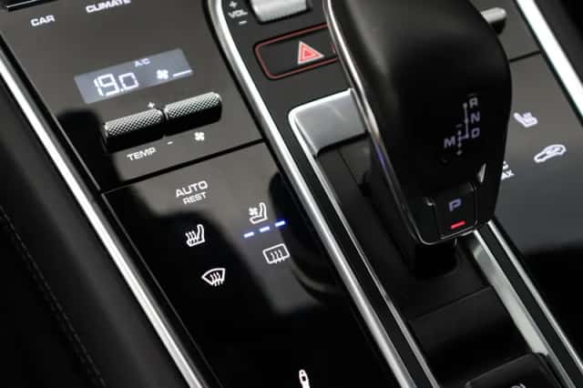 Porsche Panamera (2018) thumbnail 10