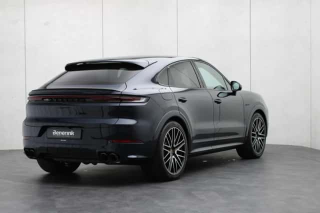 Porsche Cayenne (2026) thumbnail 4