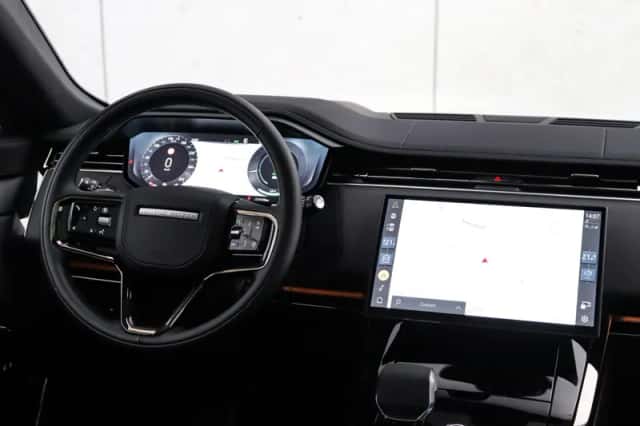 Land Rover Range Rover Sport (2026) thumbnail 14
