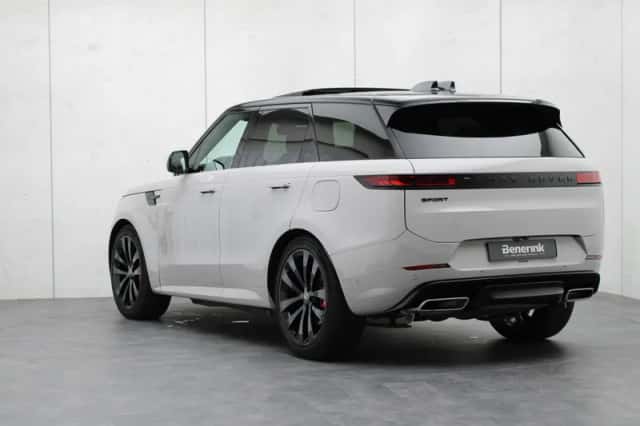 Land Rover Range Rover Sport (2026) thumbnail 3