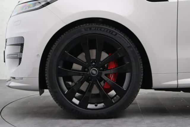 Land Rover Range Rover Sport (2026) thumbnail 6