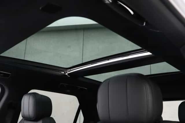 Land Rover Range Rover Sport (2026) thumbnail 10