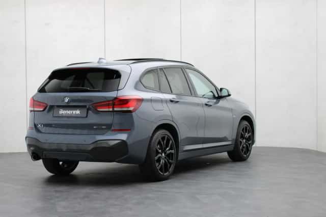 BMW X1 (2021) thumbnail 4