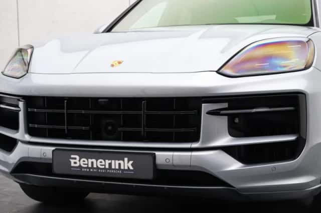 Porsche Cayenne (2024) thumbnail 17